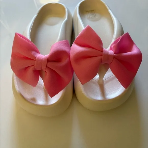 SHEIN Pink Bow Women's Slippers - Picture 2 of 7